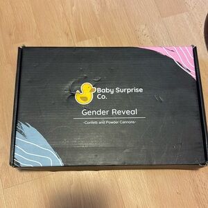 Gender reveal confetti powder cannons for a girl